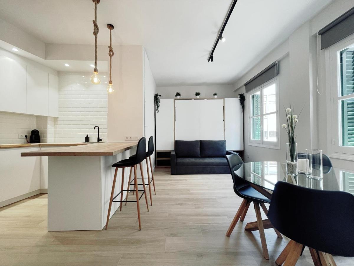 Apartment Town Hall *